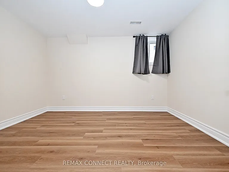 1788 Shelburne St — Photo 27