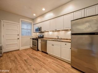 908 Main St APT 3, Evanston, IL 60202