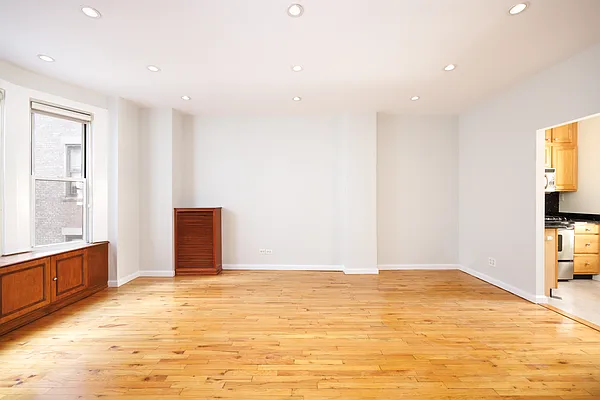 Sold by Nest Seekers International | media 1
