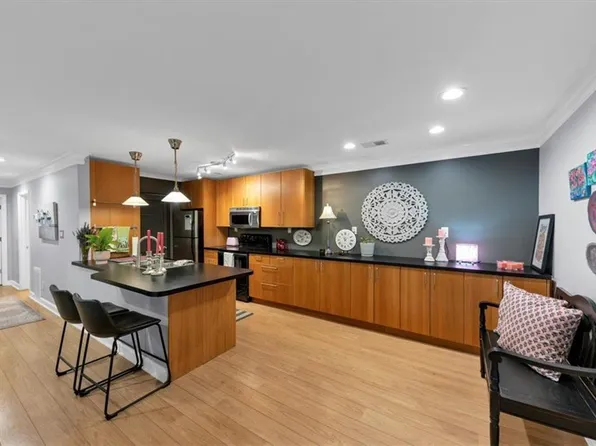 405 Tuxworth Cir, Decatur, GA 30033