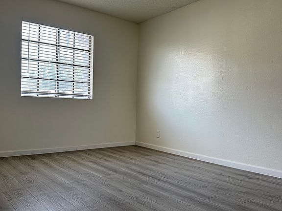 5th image of 149 N Commonwealth Ave APT 302