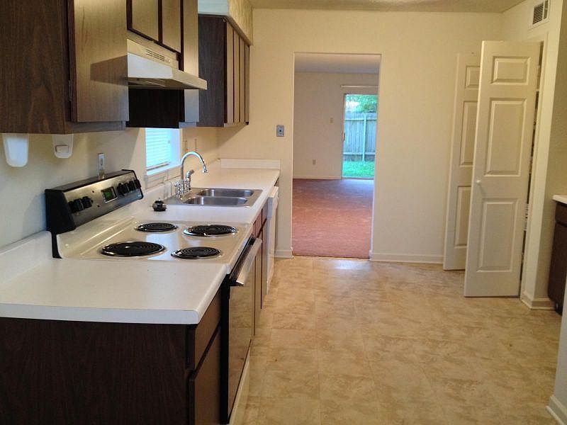 2nd image of 3723 Canterbury Ln