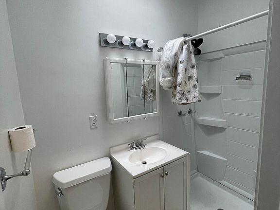 5th image of 1758 Lincoln Blvd #8