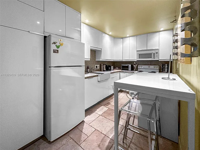 10185 Collins Ave #502 — Photo 11