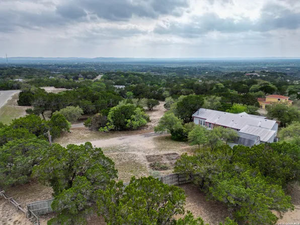 3285 Broad Oak Drive, Bandera, TX 78003