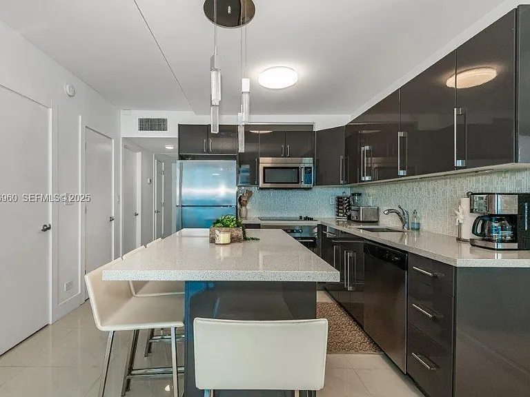 2301 Collins Ave #1111 — Photo 14