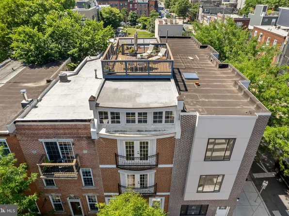 2146 Christian St, Philadelphia, PA 19146