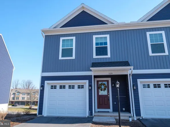 129 Highpoint Park Dr, Pleasant Gap, PA 16823