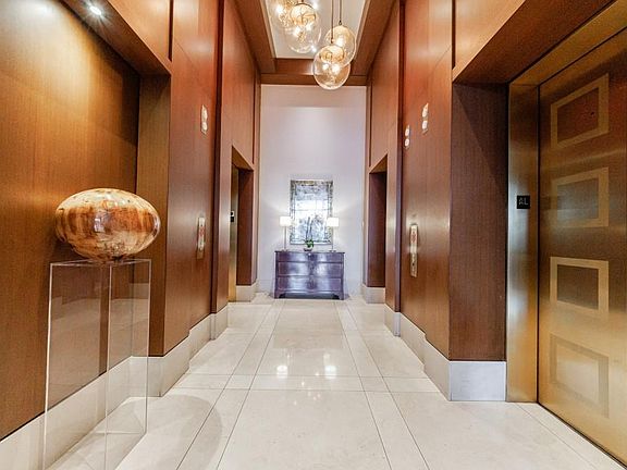 4th image of 3630 Peachtree Rd NE Unit 2608