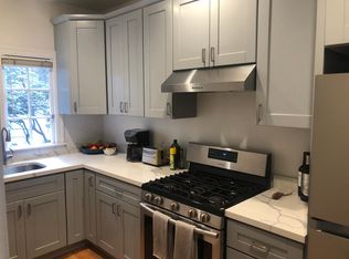 895 Rosemount Rd, Oakland, CA 94610