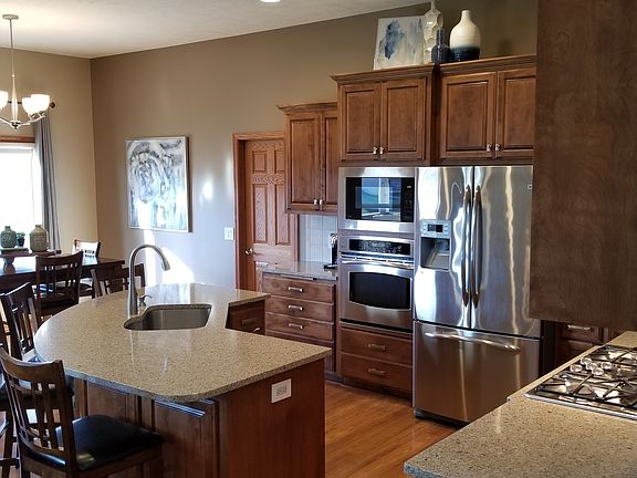 4th image of 1510 Chestnut Dr