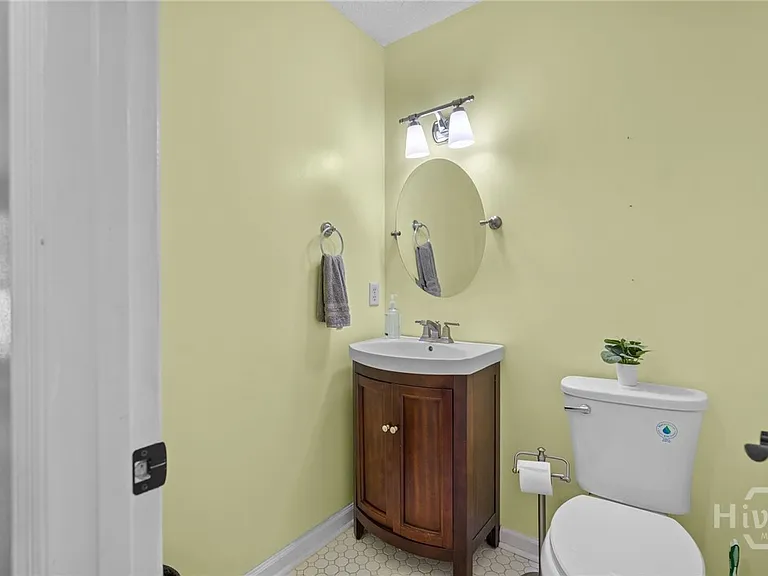 114 Saint Andrews Way — Photo 16