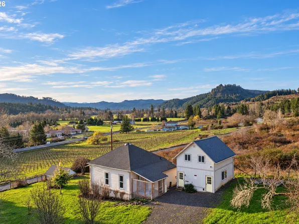 253 Binder Rd, Elkton, OR 97436
