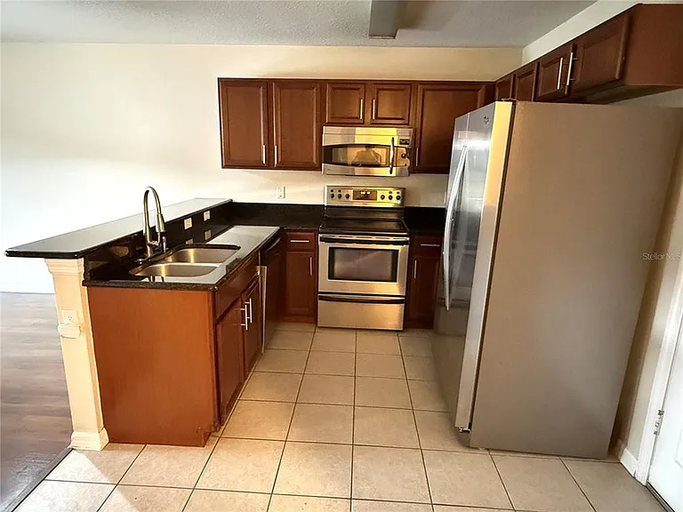 584 Cresting Oak Cir #22 — Photo 8