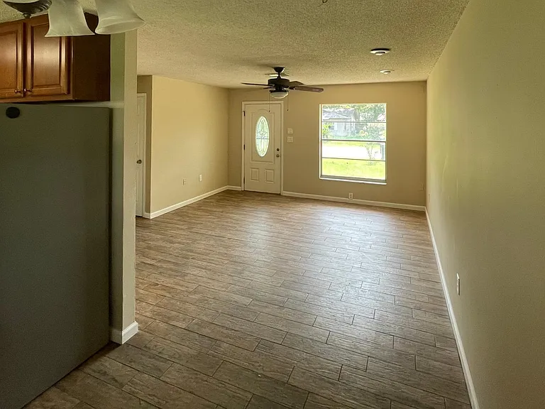 460 Oak Dr — Photo 4