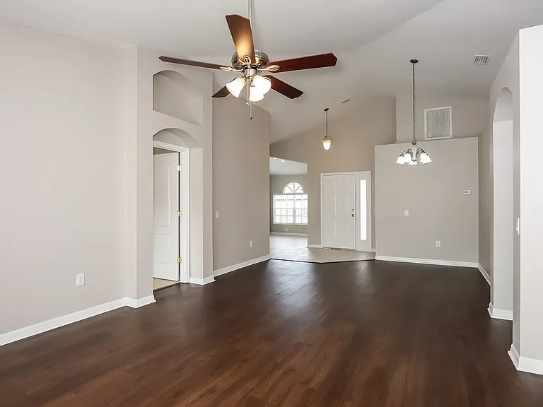 7002 Crown Lake Dr — Photo 2