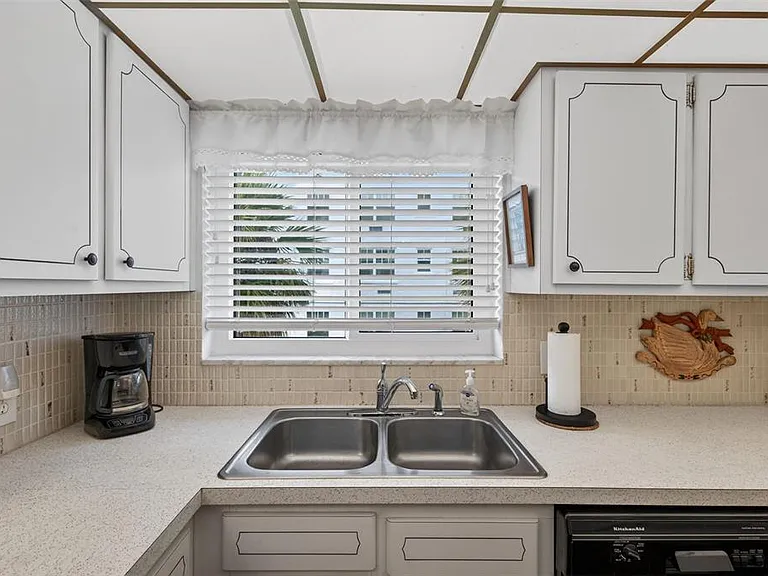 1200 N Shore Dr NE #201 — Photo 35