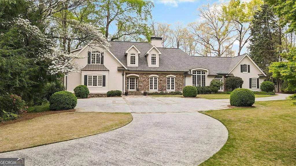423 Tara Trl NW photo 1