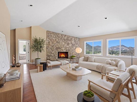 5th image of 10222 Deseret Rd