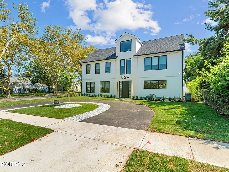 1st image of 929 Van Court Avenue