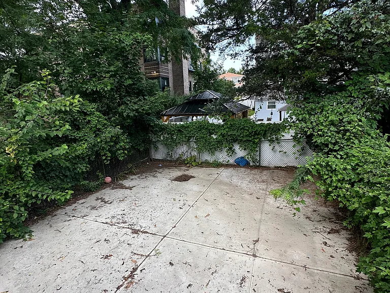 33 Dunbar St #1 — Photo 20