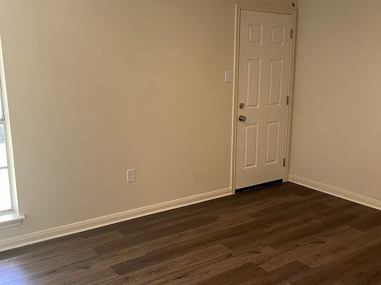 8591 Oliver Ave — Photo 9