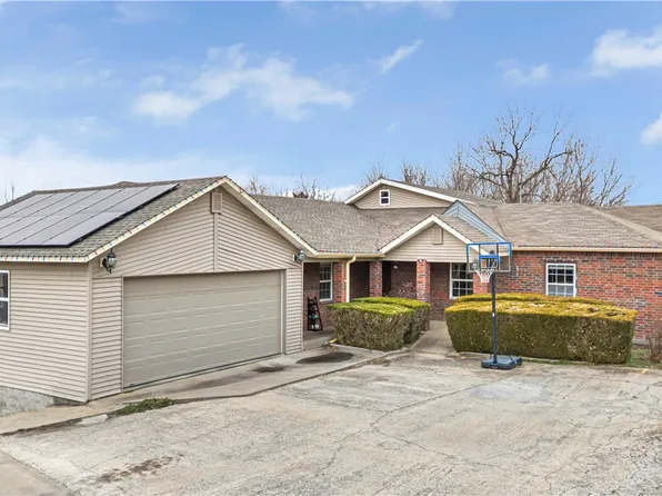 400 Butterfield Coach Rd, Springdale, AR 72764