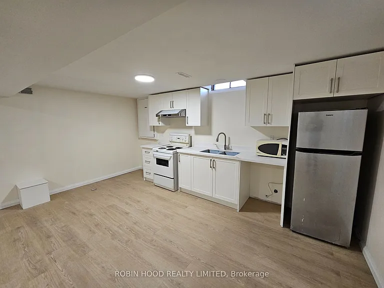 35 Burkwood Cres #BASEMENT — Photo 6