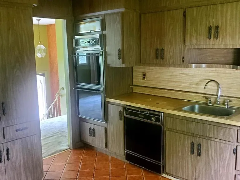8 Gerardine Pl — Photo 10