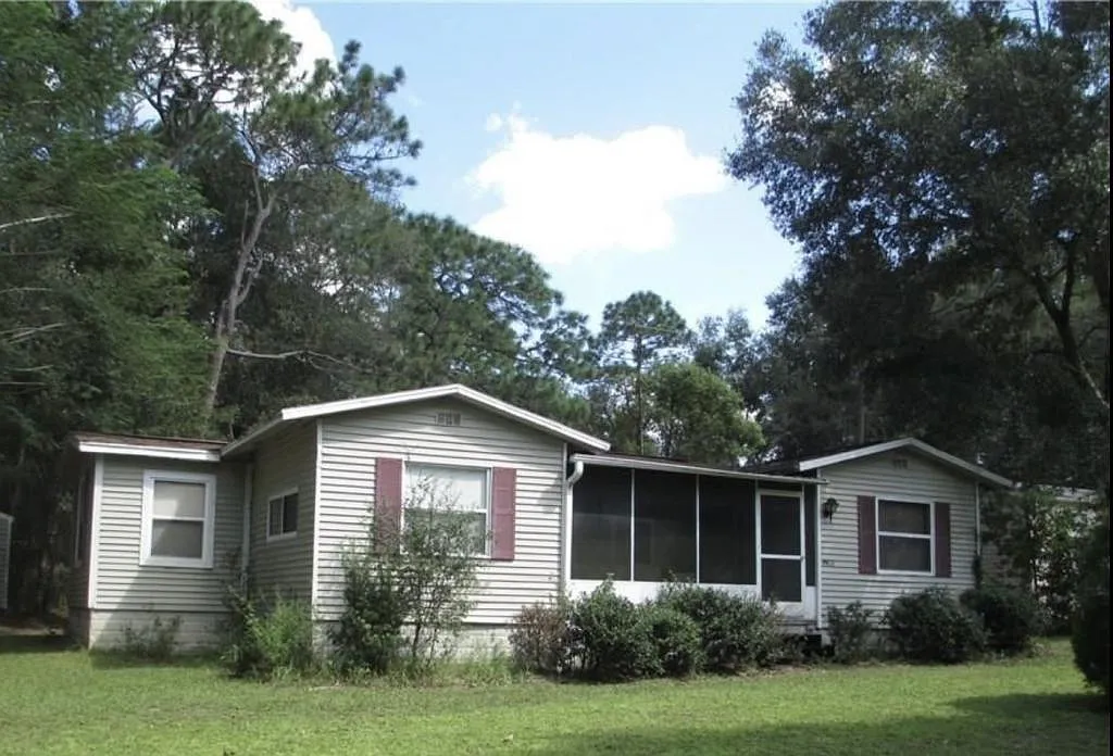 455 S Thompson Ave — Photo 1