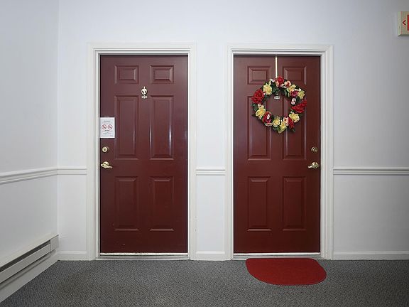 4th image of 303 Willrich Cir