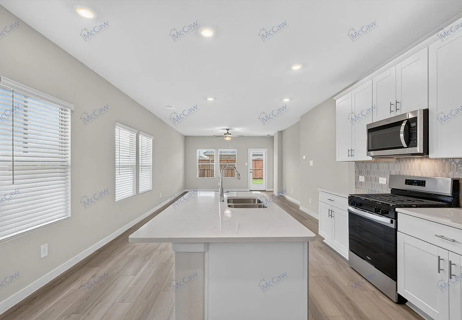 4 bed, 2.0 bath, 1550 sqft, $1,950 — Photo 3