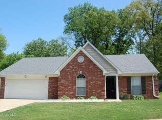 7182 Willow Point Dr, Horn Lake, MS 38637