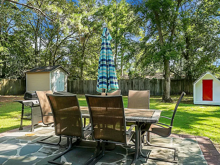 4452 Garwood Dr — Photo 24