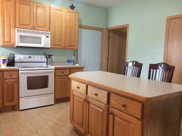 11663 Spruce Dr, Monticello, MN