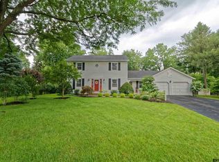 61 Wiltshire Way, Niskayuna, NY 12309