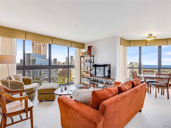 2nd image of 600 Queen St APT 1811