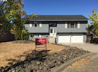 138 Pasadena Ct, Roseburg, OR