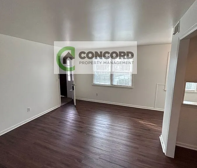 612 Fairmont St #A — Photo 3