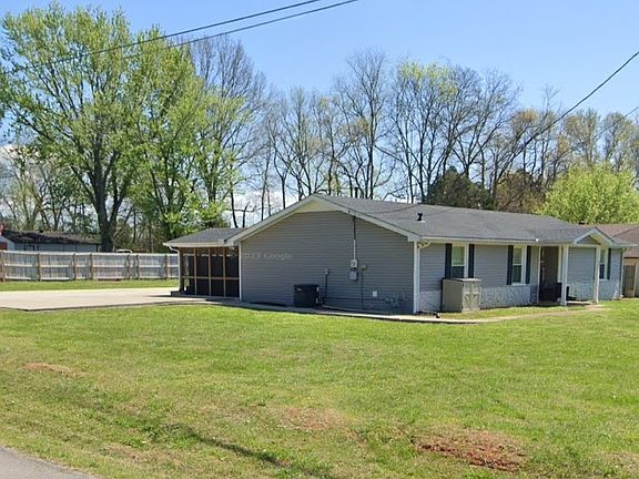 3rd image of 322 Pioneer Dr