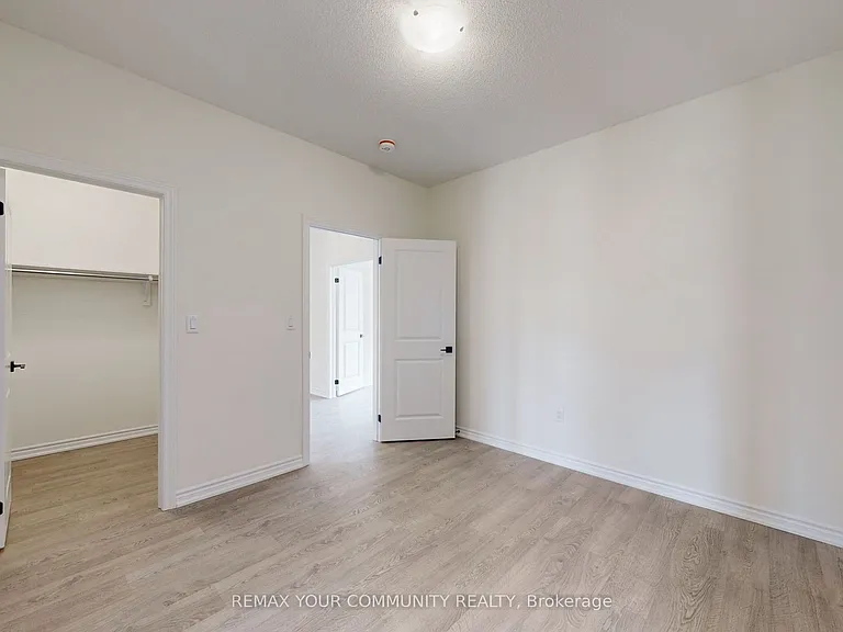 105 Halldorson Ave — Photo 35