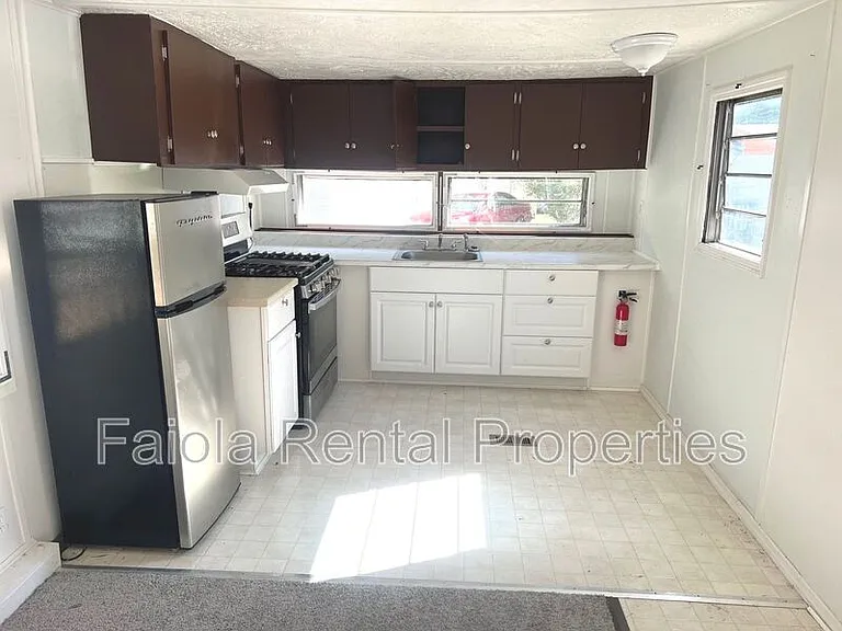 36 Rita Faiola Ln — Photo 3