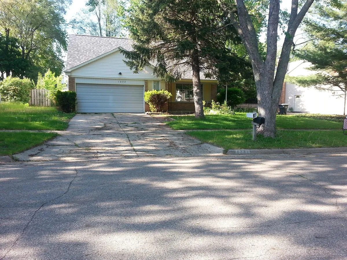 4 bed, 1660 sqft, $1,800 — Photo 3