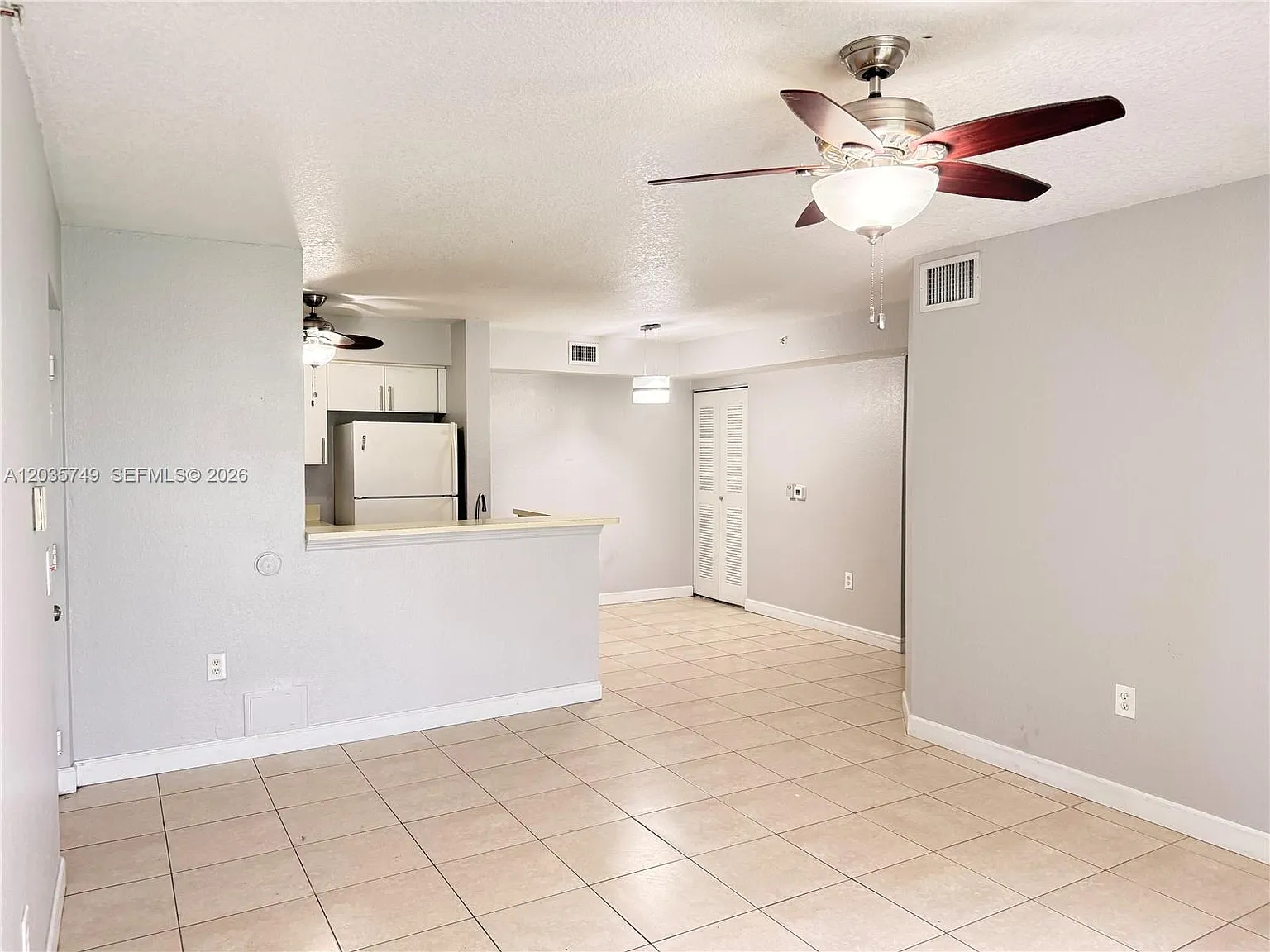 Vista Trace 8 Condo — Photo 3