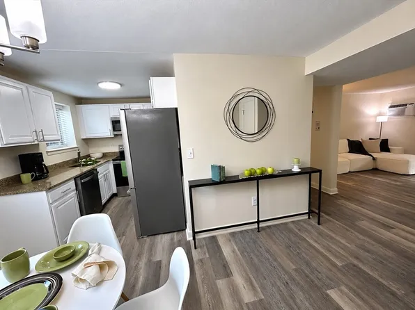 72 Charles River Rd APT C, Waltham, MA 02453