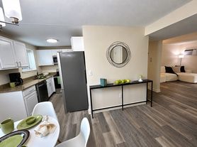 72 Charles River Rd, Waltham, MA