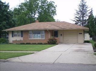 1315 Wheeler St, Woodstock, IL 60098
