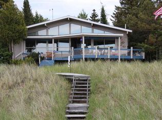 8387 Sturgeon Bay Dr, Harbor Springs, MI 49740