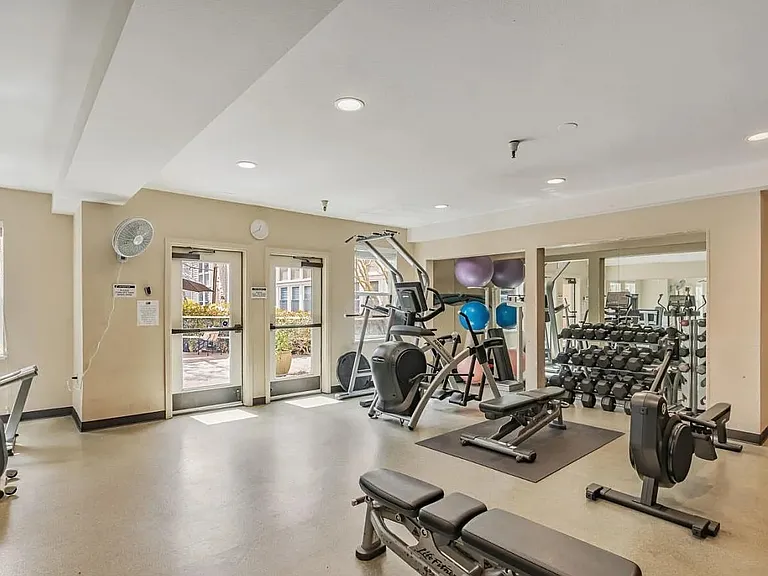 421 Northlake Dr #C-05 — Photo 1