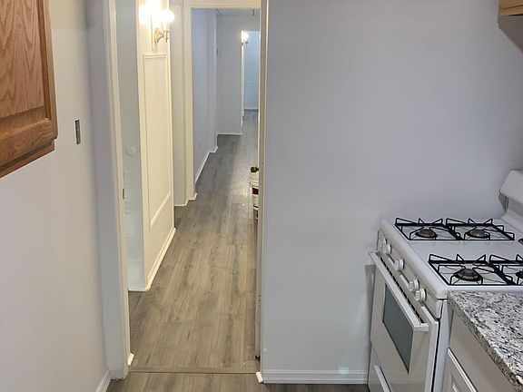 2nd image of 87 Clifton Pl Room 2